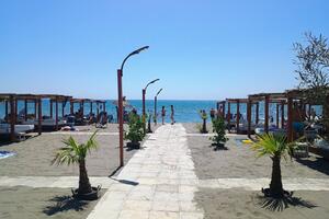 Glavobolje počinju od jeseni: Sezona u Ulcinju lošija nego lani,...