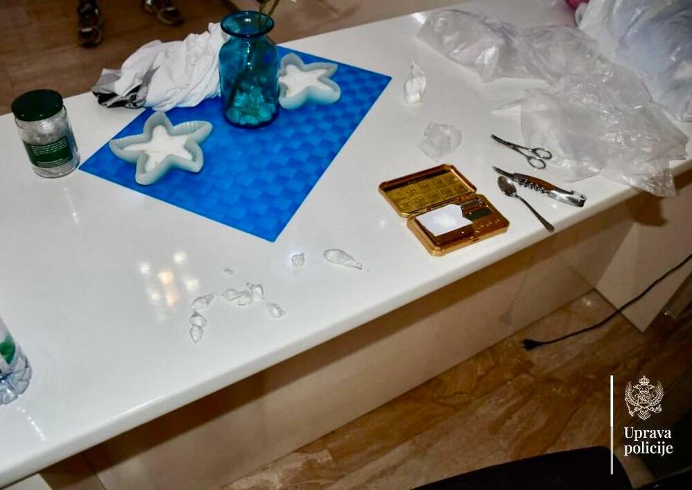 V Budvi aretiran najstnik zaradi suma trgovine z mamili