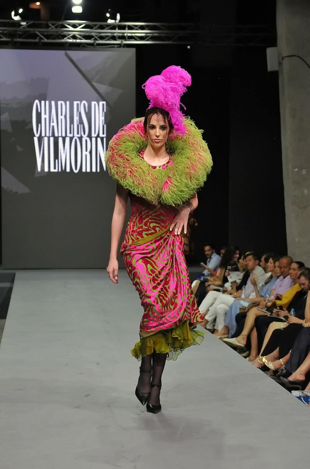 <p>Spektakularne revije, kreativna radionica Sare Sozzani Maino i nastupi dizajnerskih zvijezda – od Charlesa de Vilmorina do crnogorskog Shift Studija – pozicionirali Tivat kao novu prestižnu modnu destinaciju</p>