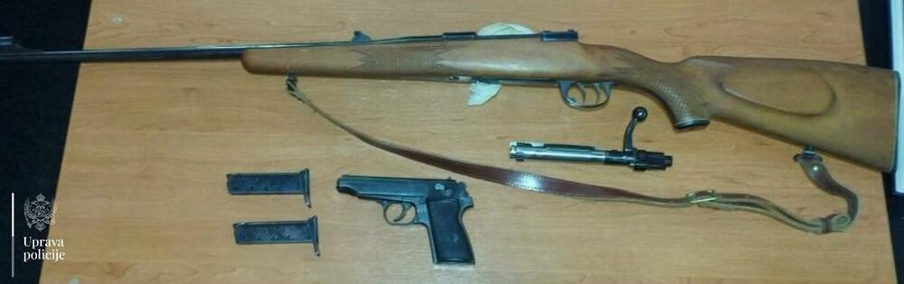 Pretresi u više gradova: Policija oduzela pušku, pištolj i drogu,...