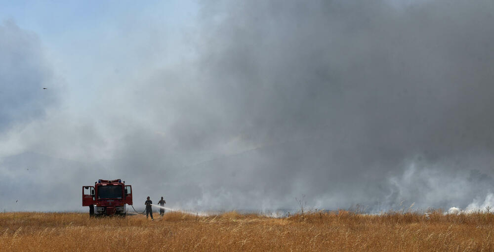 <p>Na teren su izašli svi raspoloživi kapacitieti Službe zaštite i spašavanja Glavnog grada</p>