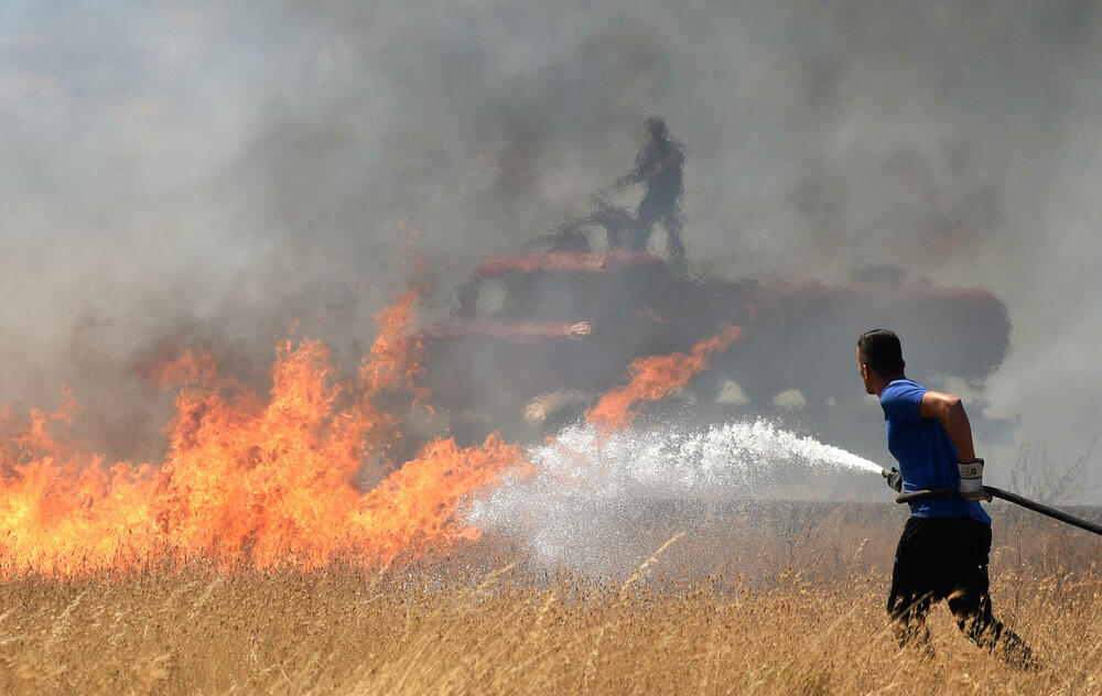 <p>Na teren su izašli svi raspoloživi kapacitieti Službe zaštite i spašavanja Glavnog grada</p>