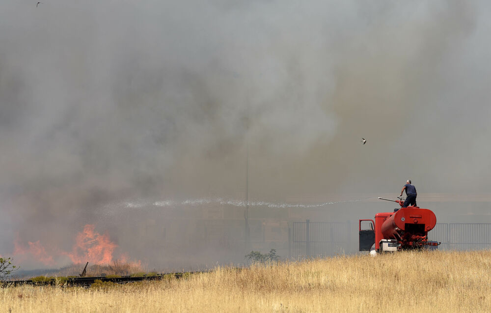 <p>Na teren su izašli svi raspoloživi kapacitieti Službe zaštite i spašavanja Glavnog grada</p>