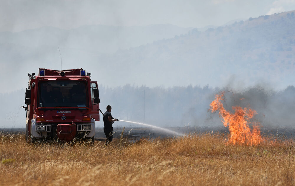 <p>Na teren su izašli svi raspoloživi kapacitieti Službe zaštite i spašavanja Glavnog grada</p>