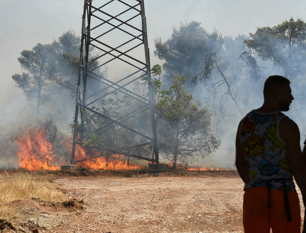 <p>Na teren su izašli svi raspoloživi kapacitieti Službe zaštite i spašavanja Glavnog grada</p>