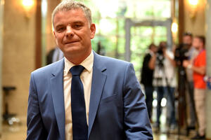 ANB motri na ekstremiste pod maskom identiteta: Neki desničari,...