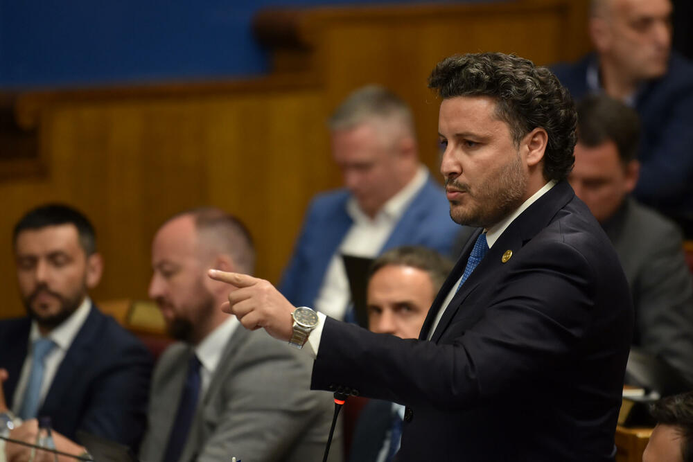 Ovakav zakon može predložiti samo neko sa zlim namjerama: Abazović