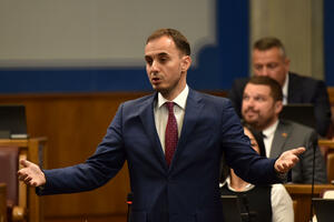 Konatar Spajiću: Da li ćete podržati predlog o obeštećenju za...