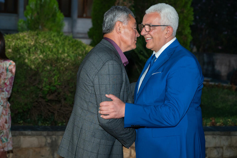 Poslanik NSD-a poručio da neće tražiti od kolega iz vlasti da mu ukinu imunitet: Lekić i šef NSD-a i parlamenta Mandić, Foto: Skupština