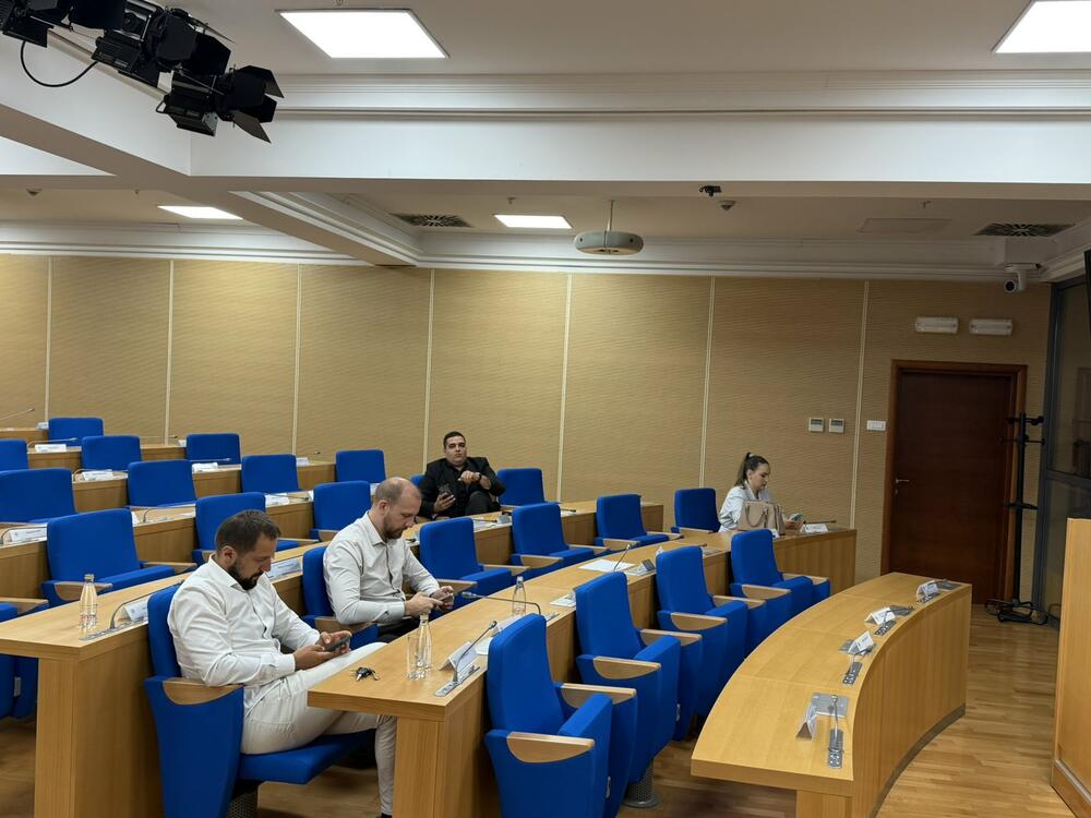 Predložiće Ivana Bojovića za v.d direktora "Tržnica i pijaca",...