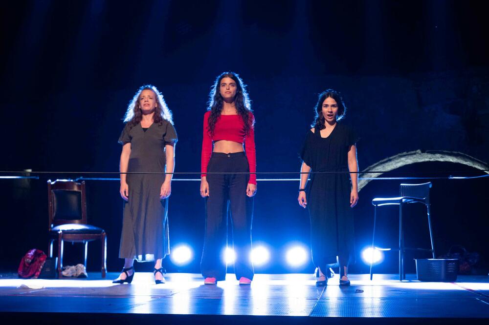 Predstava "Izađi i bori se", Foto: Grad teatar