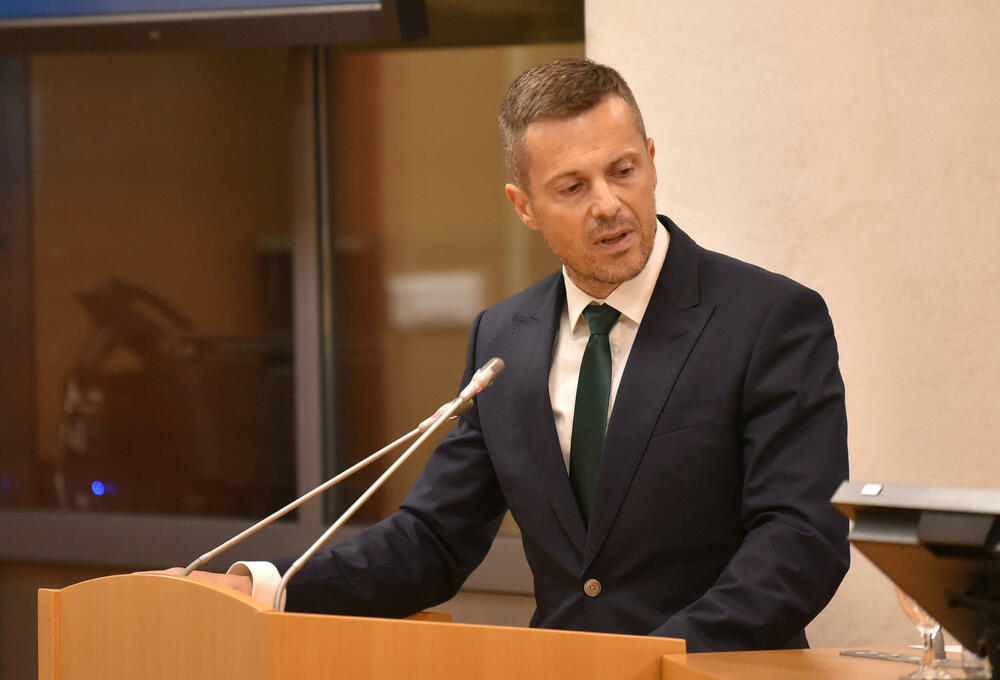 UP: Dvije osobe uhapšene zbog uvreda i prijetnji Mujoviću