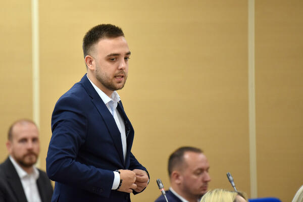 Паунович: Вибори можливі, але наступного року