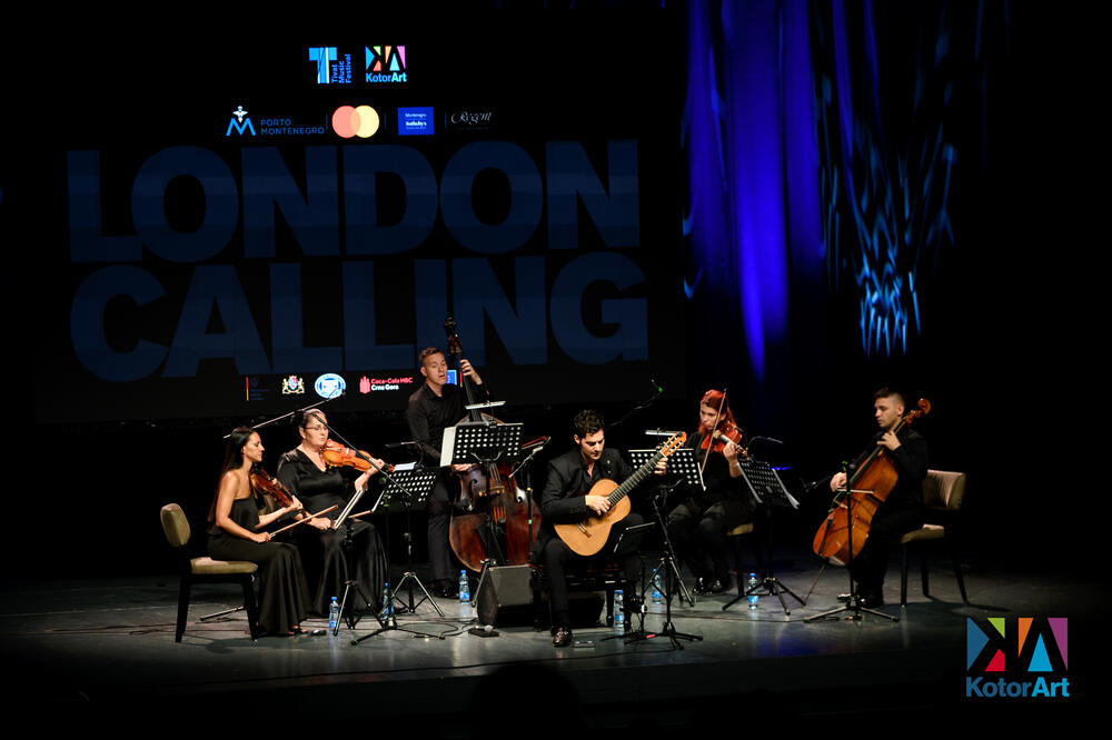 <p>U spektakularnom ambijentu Doma Vojske Porto Montenegra, Miloš Karadaglić i svjetski renomirana trubačica Alison Balsom priredili koncert koji je spojio virtouznost, emociju i internacionalni duh festivala KotorArt i Tivat Music Festivala</p>