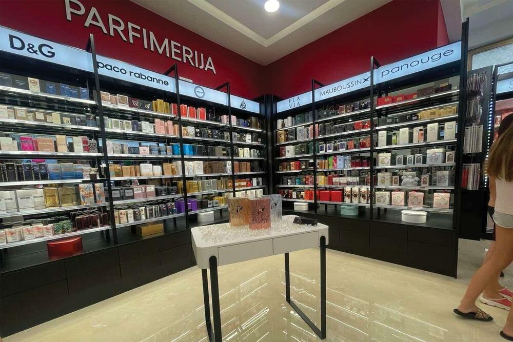 <p><a href="https://kucahemije.me/">Drogerija Kuća Hemije</a> u Herceg Novom od sada posluje u novom, moderno uređenom prostoru, na istoj adresi koju već poznajete – u ulici Mića Vavića 1.</p>