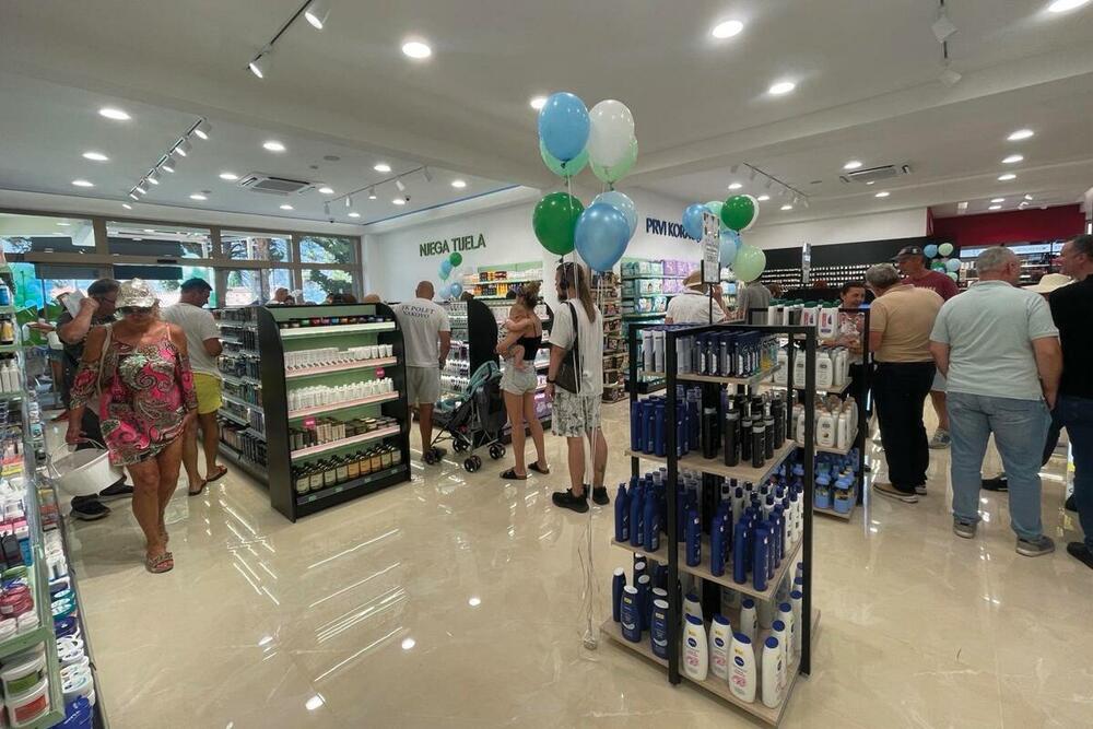 <p><a href="https://kucahemije.me/">Drogerija Kuća Hemije</a> u Herceg Novom od sada posluje u novom, moderno uređenom prostoru, na istoj adresi koju već poznajete – u ulici Mića Vavića 1.</p>