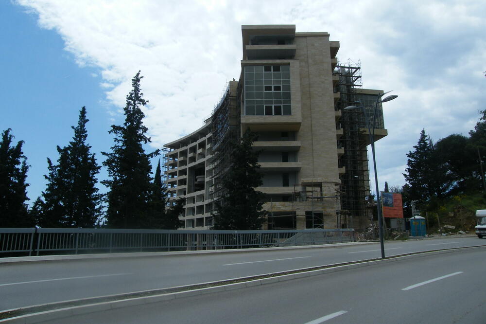 Hotel na Zavali tokom izgradnje (arhiva), Foto: Vuk Lajović