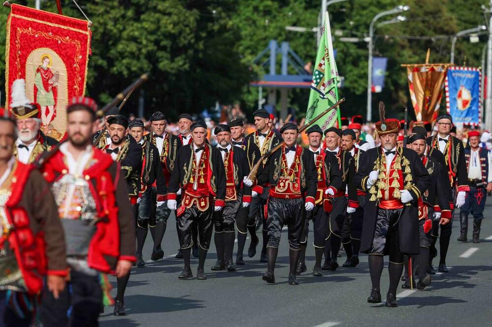 Sa parade u Zagrebu, Foto: bokeljskamornarica809zagreb.hr