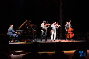 Muzika je veliki univerzum - sve staje u njega, i nikad se ne...