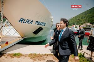 Abazović: Trajekt donosi više novca nego EPCG, lijep je osjećaj...