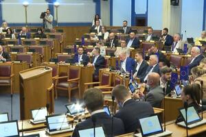 U tome su složni - više novca za političke partije: PES-u 1,2...