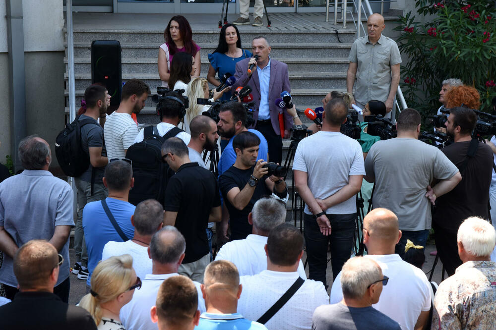 Sa julskog protesta Sindikata prosvjete ispred resornog ministarstva, Foto: Luka Zekovic