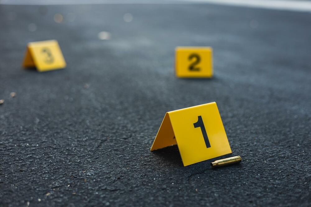 Česte scene na crnogorskim ulicama devedesetih godina prošlog vijeka (ilustracija) - Foto: Shutterstock, Foto: Shutterstock