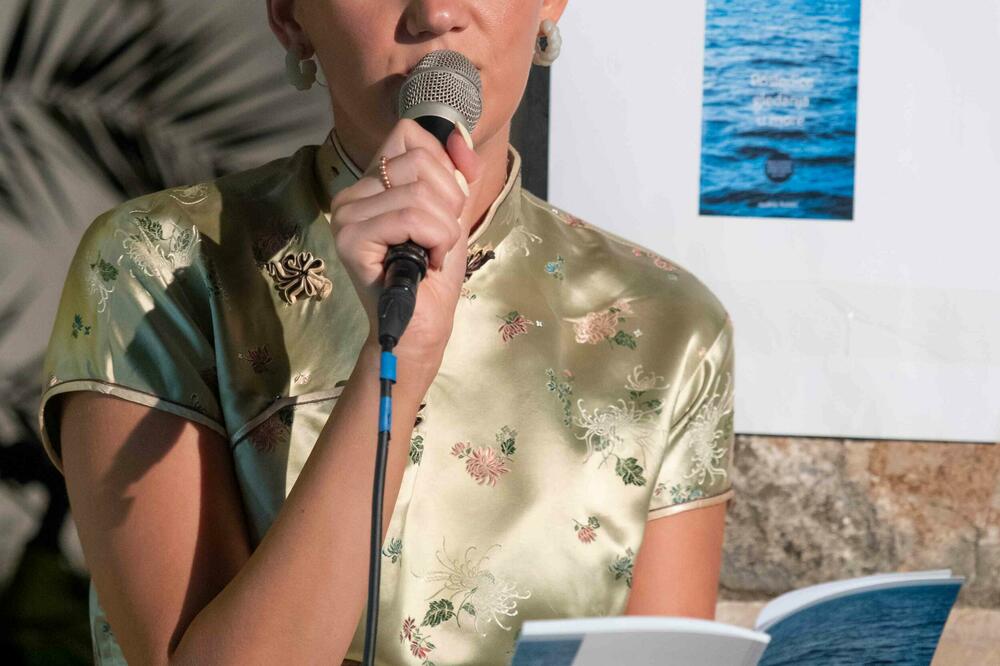 Anđela Bulajić na Trgu pjesnika, Foto: Grad teatar