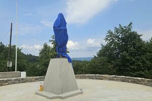 Navlačenje šubare na glavu države: Uzroci i posljedice podizanja...