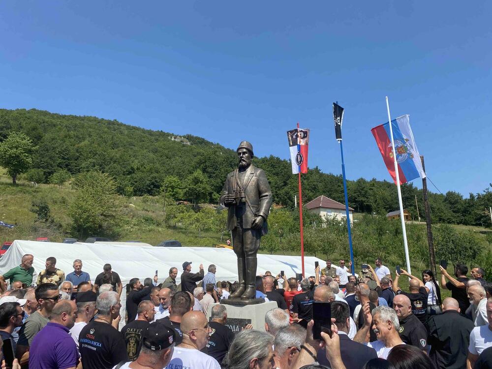 spomenik Pavlu Đurišiću