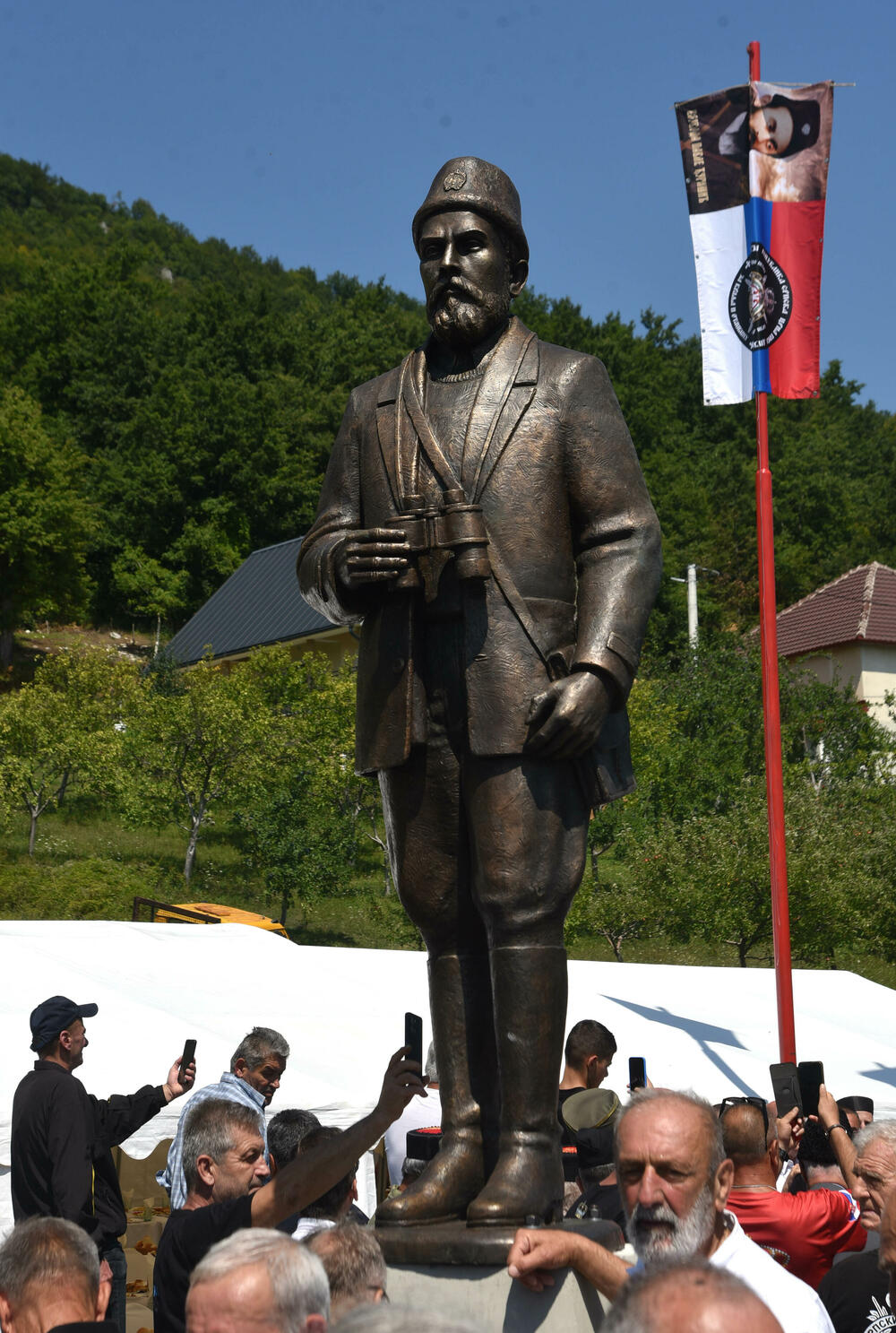 <p>"Mi četnici nikad nismo rušili. Nećemo ni danas, ni sjutra", kazao je Miodrag Gigo Božović</p>