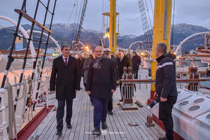 Otežan manevar kad dio vlasti „buši iznutra”: Mora li se Crna Gora...