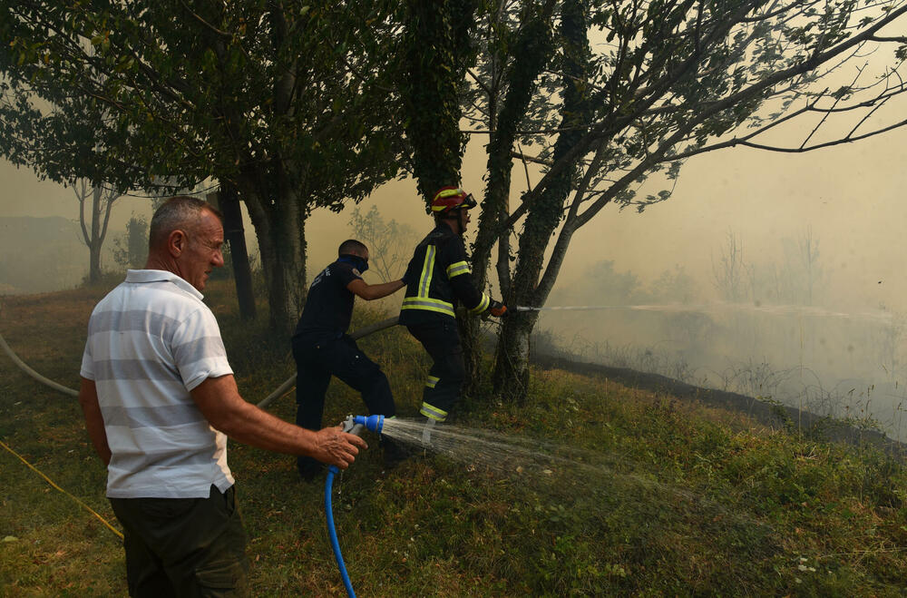 <p>Požari u glavnom gradu bili aktivni na više lokacija</p>