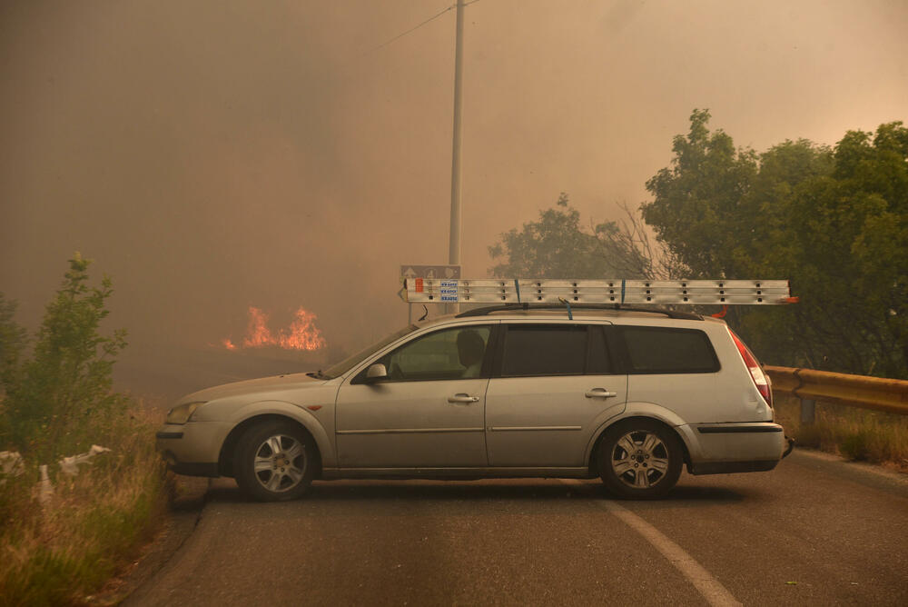 <p>Požari u glavnom gradu bili aktivni na više lokacija</p>