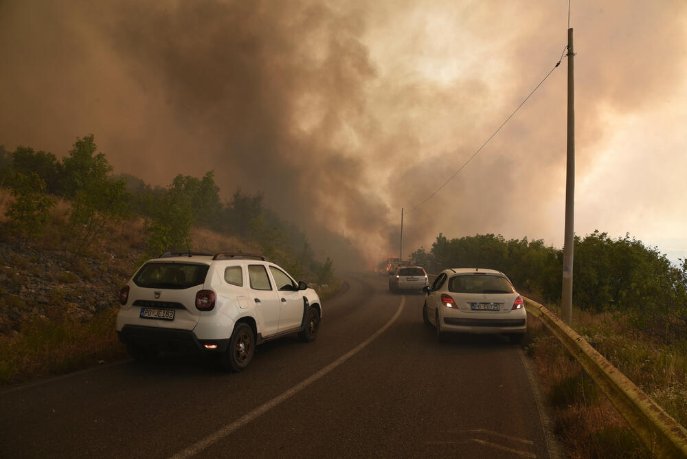 <p>Požari u glavnom gradu bili aktivni na više lokacija</p>