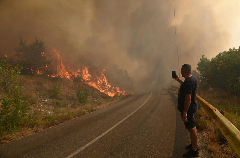 <p>Požari u glavnom gradu bili aktivni na više lokacija</p>
