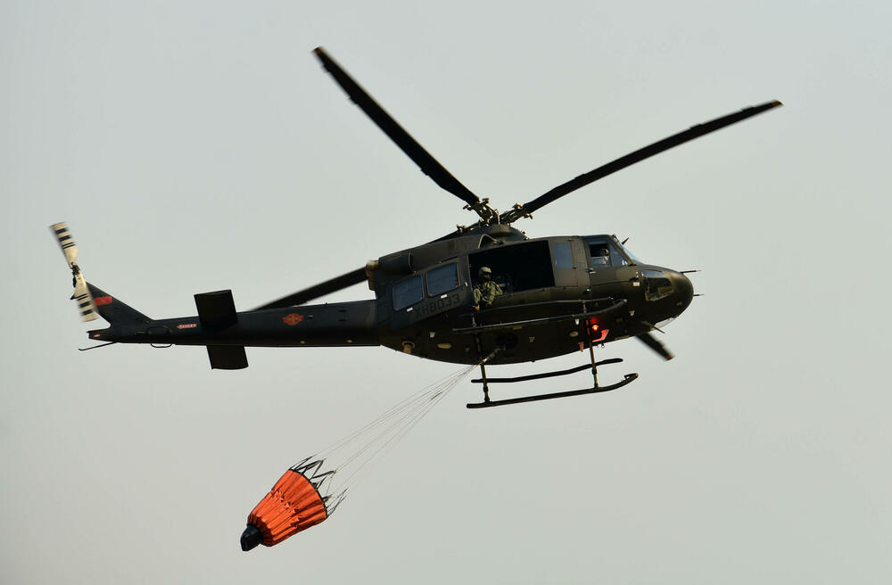 Podgorica pozvala kupače k umiku iz rek in k vzdržnosti od uporabe dronov zaradi gašenja požarov