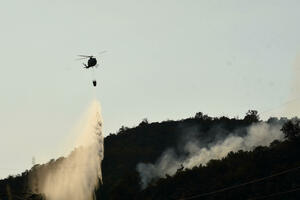 FOTO Spasioci u borbi s požarima u Podgorici
