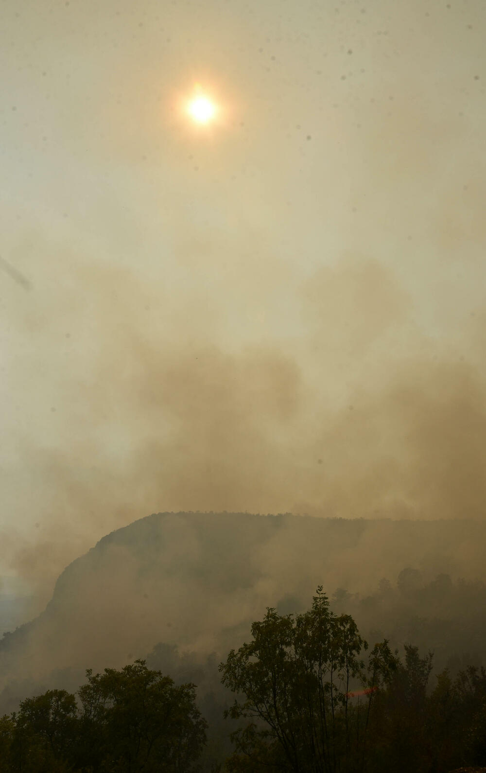<p>Požari u glavnom gradu bili aktivni na više lokacija</p>