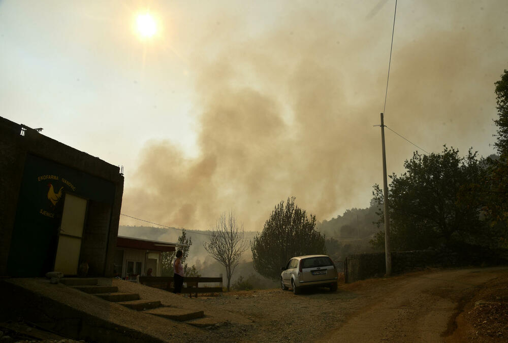 <p>Požari u glavnom gradu bili aktivni na više lokacija</p>