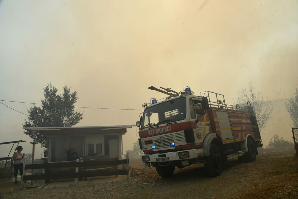 <p>Požari u glavnom gradu bili aktivni na više lokacija</p>