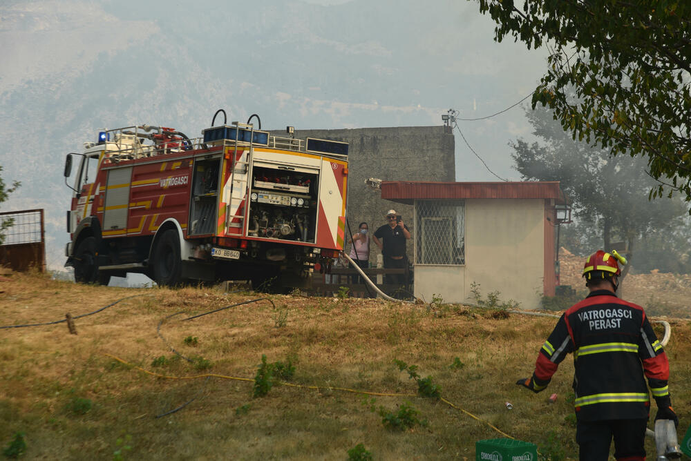 <p>Požari u glavnom gradu bili aktivni na više lokacija</p>