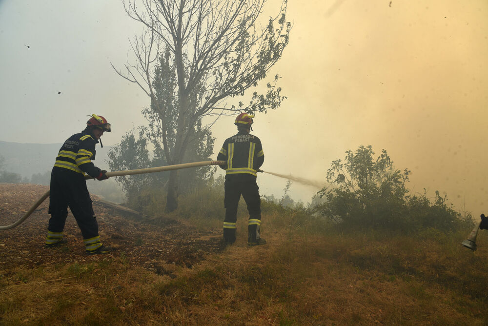 <p>Požari u glavnom gradu bili aktivni na više lokacija</p>