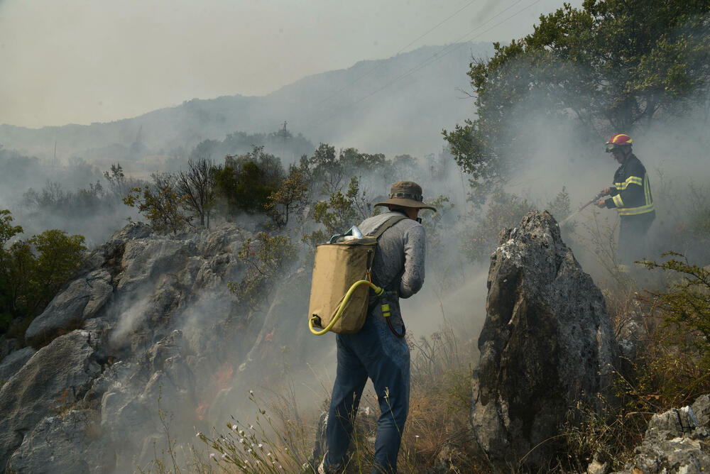 <p>Požari u glavnom gradu bili aktivni na više lokacija</p>