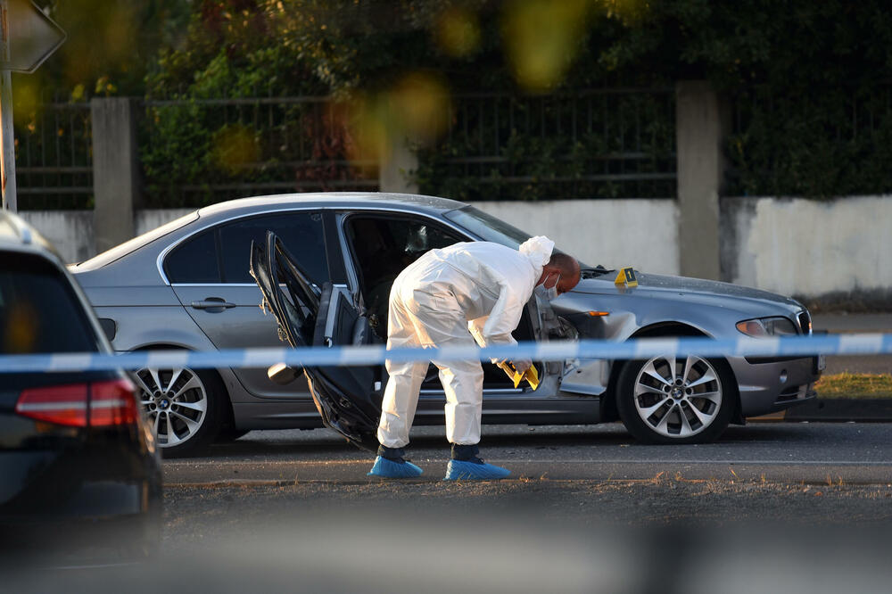Forenzičari na mjestu ubistva Lipovine i Pejakovića, Foto: BORTIS PEJOVIC