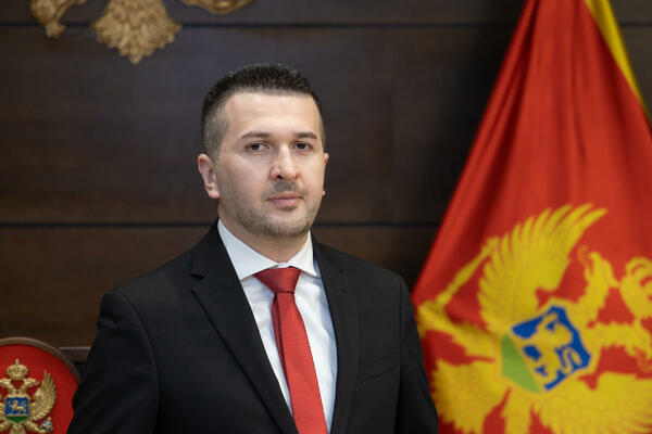 Pejović: Brnabić da se založi za izručenje Marovića ako već...