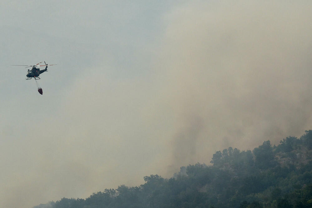 Gašenje požara u okolini Podgorice prethodnih dana, Foto: Boris Pejović