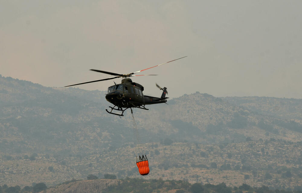 <p>U gašenju požara učestvovali su i vojnici, ali i dobrovoljci, podršku su imali i iz vazduha</p>