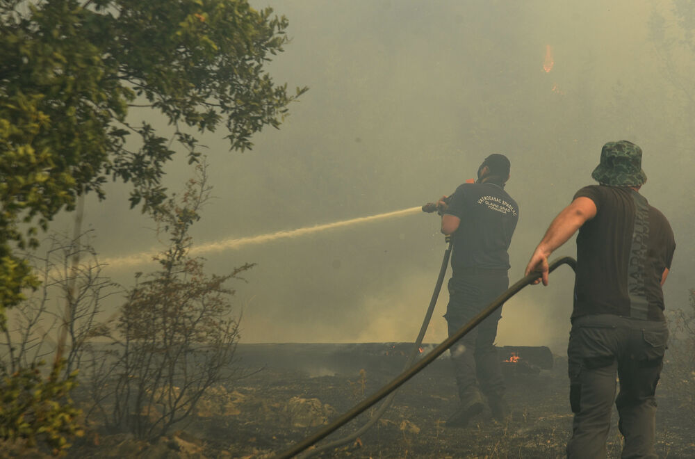 <p>U gašenju požara učestvovali su i vojnici, ali i dobrovoljci, podršku su imali i iz vazduha</p>