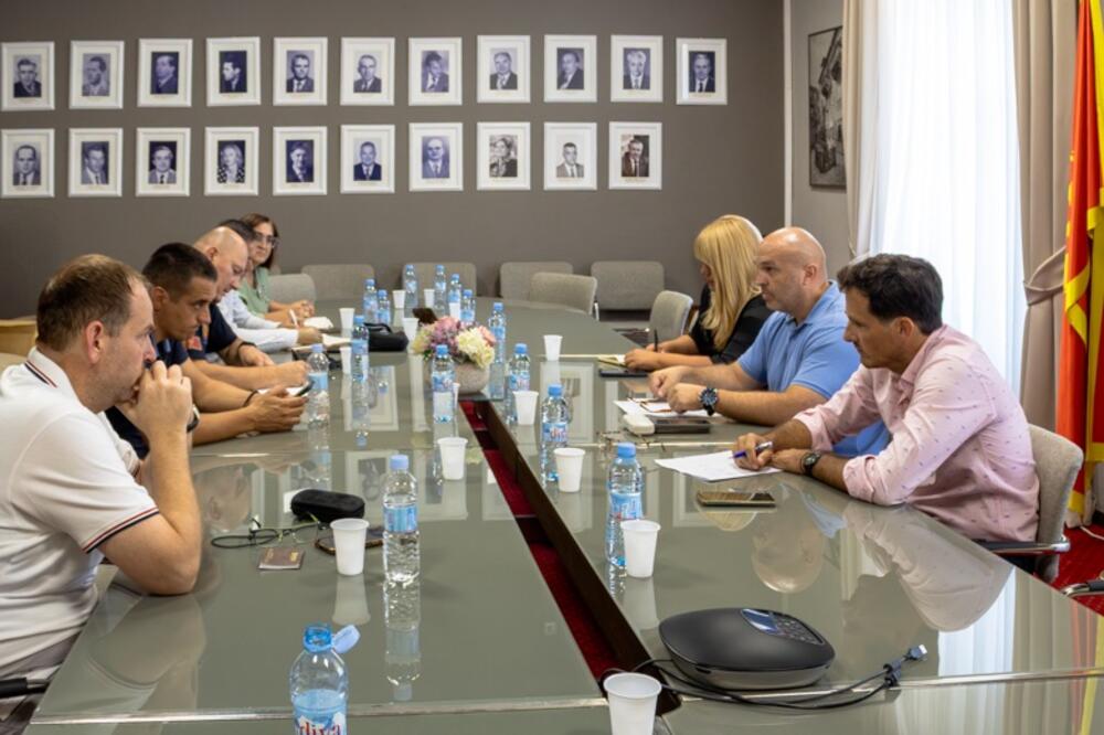 Sa sastanka, Foto: Igor Kumburović